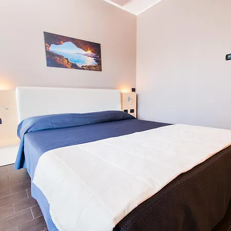 Mediterraneo Hotel Villa Cortese